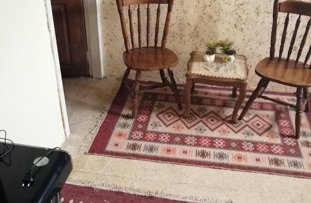 Abn khaldon apartment in madaba (dowm town)