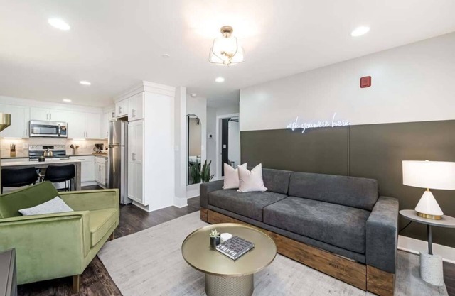 Abode | Germantown | 5 Beds | Great For Groups!