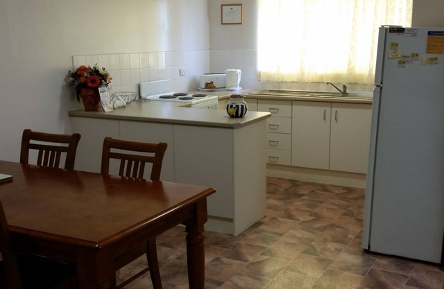 About Town Cottages Broken Hill