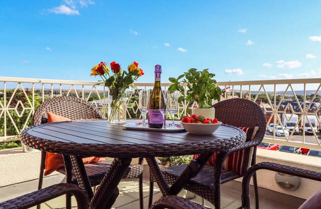 ABOVE & BEYOND, family friendly in Whitby