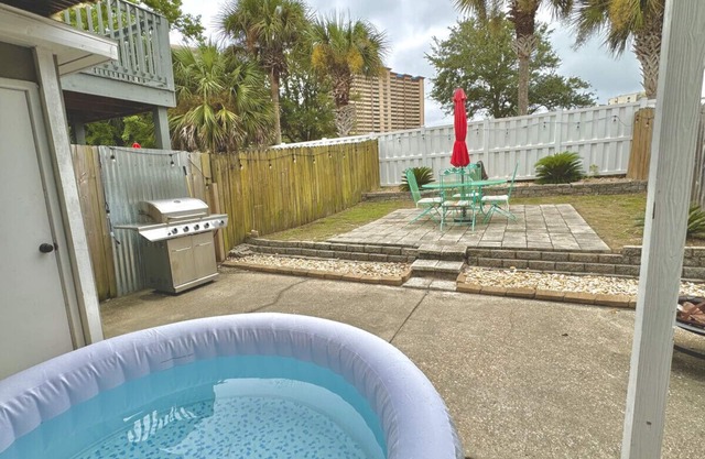 Absolute Beach: Coastal Retreat Only 700FT 2 Beach, BBQ, + FREE Activities!