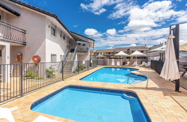 Absolute Beachfront Apartment 2T