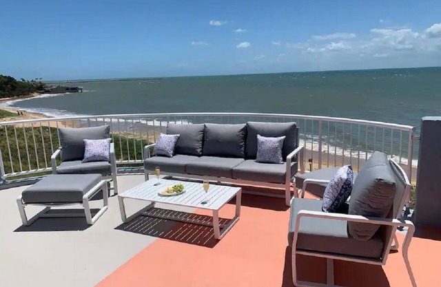 Absolute Beachfront With Exclusive Rooftop
