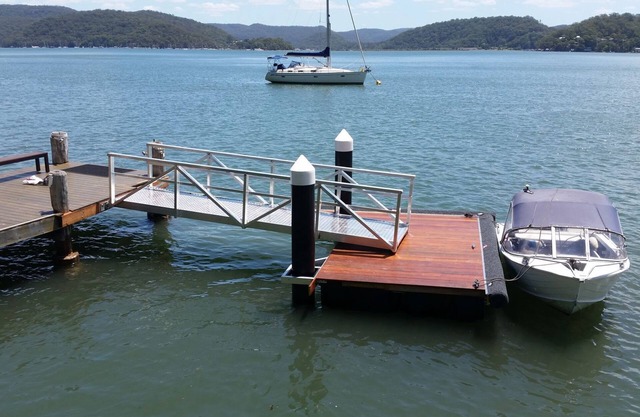 Absolute Waterfront: Turners River House Hawkesbury River.WOBBY BEACH