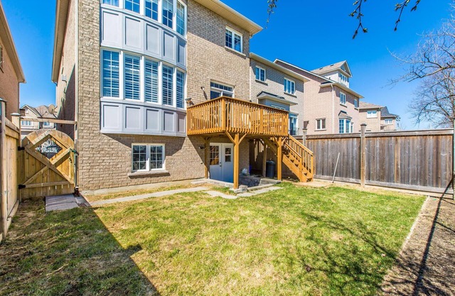 Absolutely Beautiful Walkout Basement Apartment