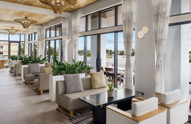 AC Hotel by Marriott Naples 5th Avenue