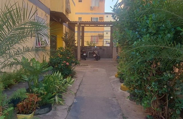 Accessibility just a step away. Simple and cozy complete apartment.