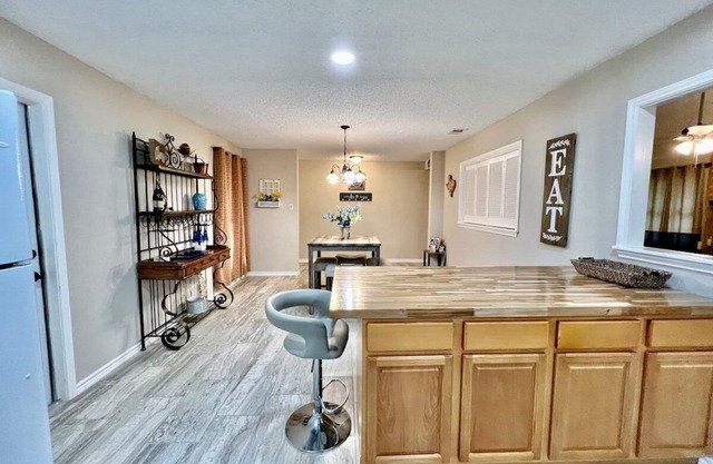 Accessible 3BR Northern Hills Insurance Housing Fast Wi-Fi W/D Long Stay
