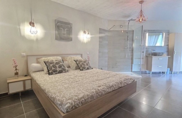 Accommodation with swimming pool