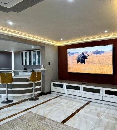 Accommodation Front - Extraordinary 6 Sleeper Overlooking The Ocean