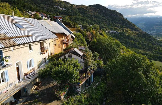 Accommodation in an old farmhouse with a splendid view