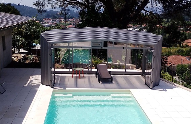 Accommodation in house with shared pool, 10mn from Braga. Weekly rental