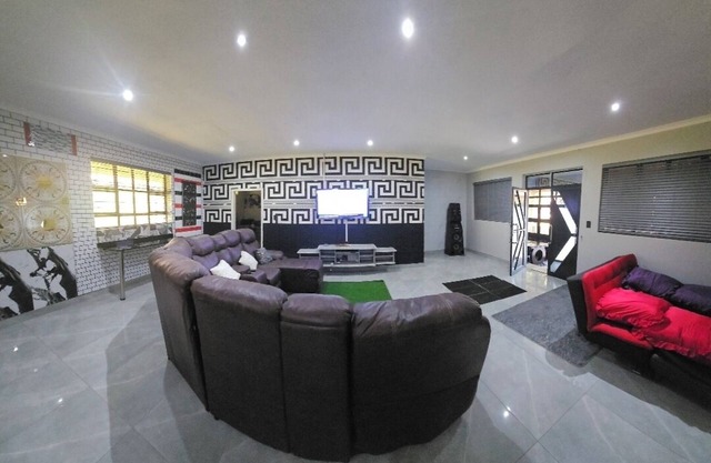 Accommodation near R102 Princess Grant
