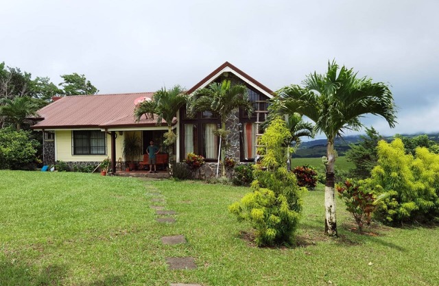 Acogedora casa en la montaña con piscina infinita