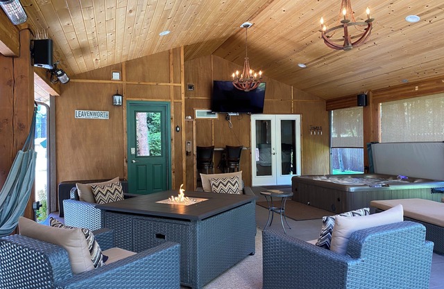 Acorn Studio has amenities galore! MAX 4 PEOPLE