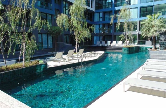 Acqua Condominium