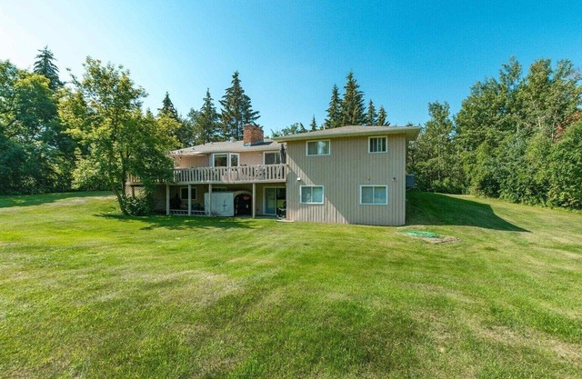 Acreage House within Edmonton And Sherwood Park