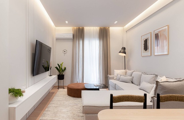 Acropolis White Key Residence