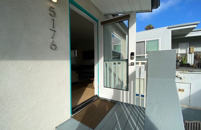 Across From The Sand 1BR 1 BA + Nook & Parking