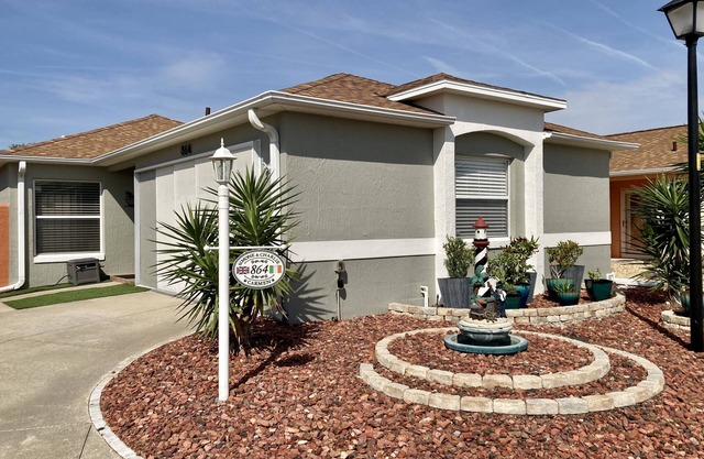 Across from Tierra del Sol pub, pool, sports & golf!