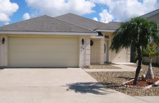 Active 55+ community close to McAllen Texas