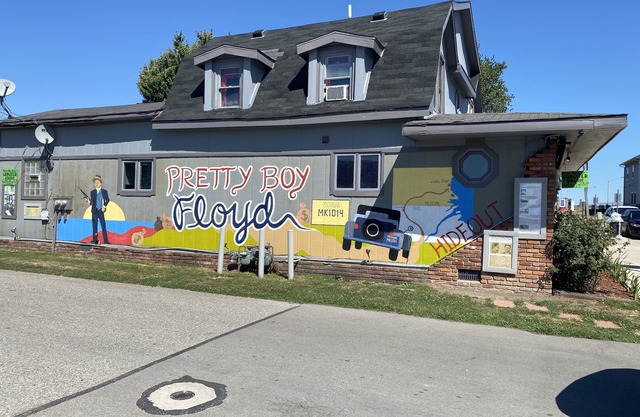 Actual Pretty Boy Floyd's Hideout - Luna Pier, MI-Lake Erie-New renovated & list