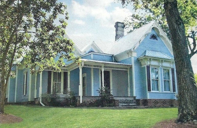 Adair Manor Bed& Breakfast