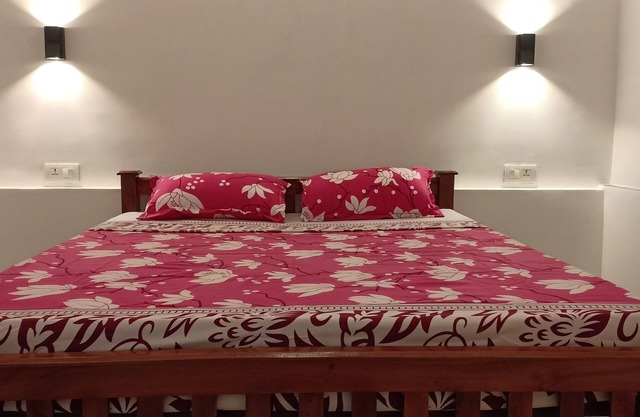 Adam's Holiday home is 3 BH apartment type with two ac & one non ac rooms.