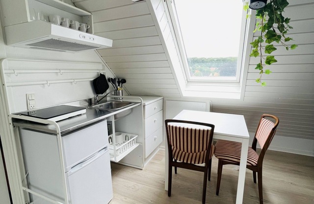 aday - City Central Loft Studio with Public Parking