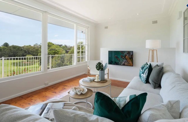 Adelong – Stay 3, Pay 2!