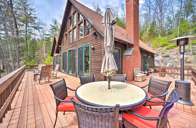 Adirondack Oasis: Lake House w/Dock + Deck!