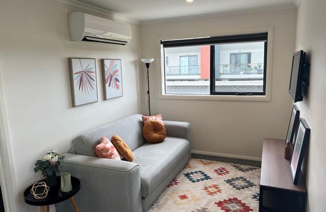 Adorable 1 bedroom Unit in Coombs