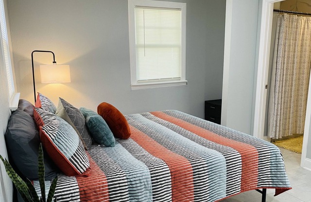 Adorable 1 Bedroom Guesthouse