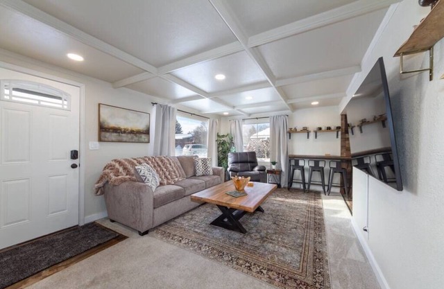 Adorable 2 BD 1 BTH Home Minutes Away from Gonzaga