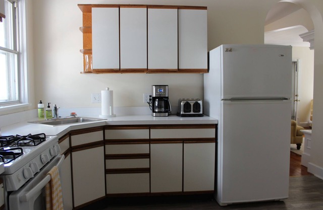 Adorable 3 BR 1BA 2 blocks from the beach and boardwalk