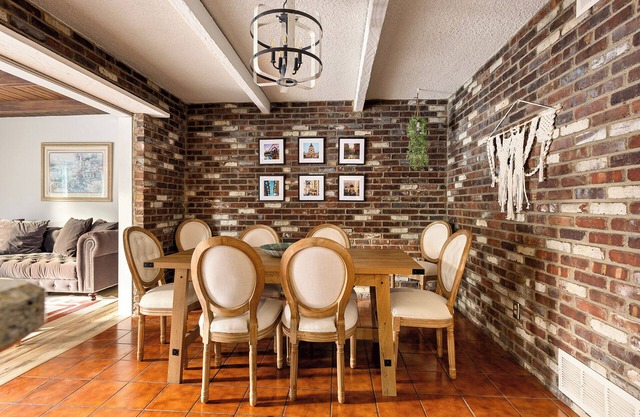 ༄Adorable༄ 4 bedroom home with Pool & more
