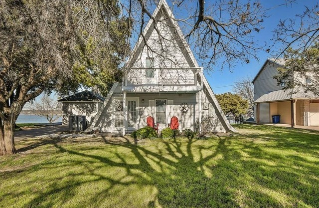 Adorable A-Frame Lakefront Cabin
