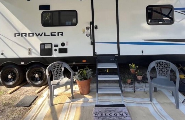Adorable Brand New 36ft Camper w/Pool on 1.5 acres