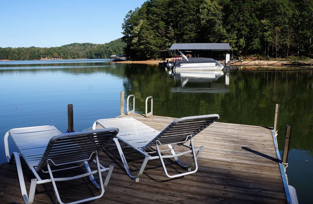 Adorable Cabin with great views, swimming, bathing and fishing