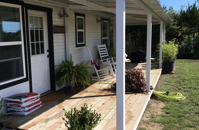 ADORABLE! HOT tub w outdoor TV- 5 miles north of W’ford off Hwy 51