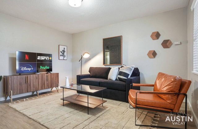 Adorable N Lamar Living + Pool and Comfort for All