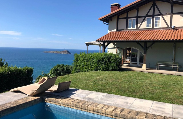 Adosado en la Costa con Excelentes Vistas al Estuario de Urdaibai