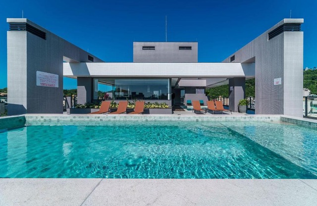 Adra 105 - Excelente apartamento no centro de Bombinhas - Rooftop com piscina e academia - À poucos metros da praia - (Consultar serviços de roupas de cama e banho)