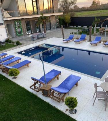 Adrians villa