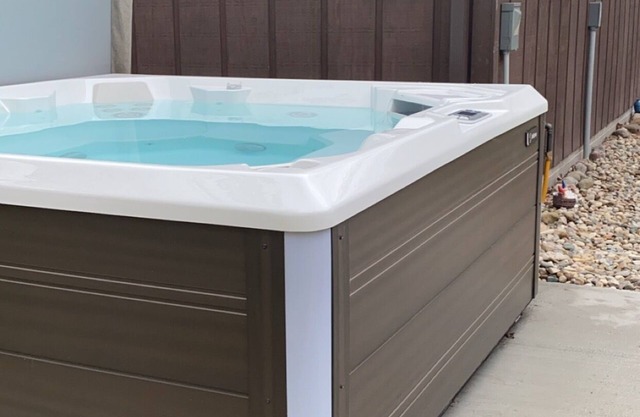 Adult Themed Cabin w/Hot Tub