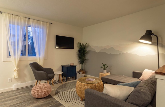 Adventure Hub | Downtown Modern Suite | West