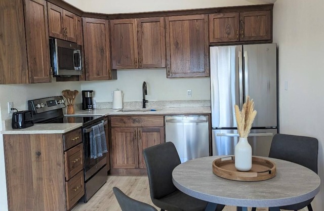 Adventure Seekers Retreat near Zion NP & many hiking trails