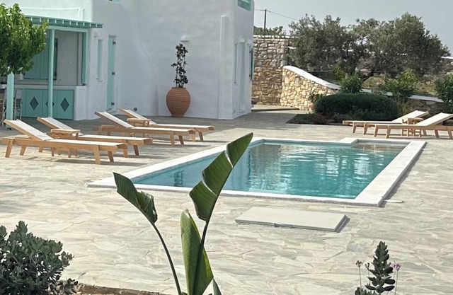 Aegean Queen Villas