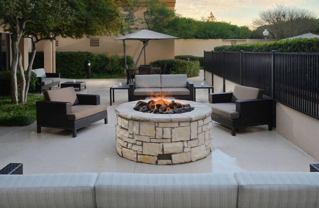 Affordability Meets Comfort! Comfortable 1BR Suite, Outdoor Pool, Pet-friendly!