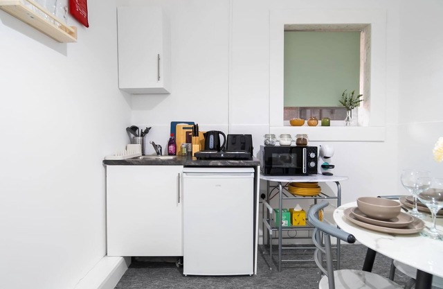 Affordable 1 Bed Flat in London, N14 4C